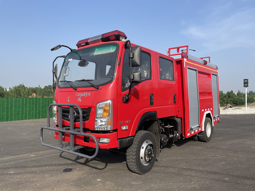 東風4.2噸四驅水罐消防車